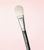 114 Luxe Face Focus Brush Preview Image 2