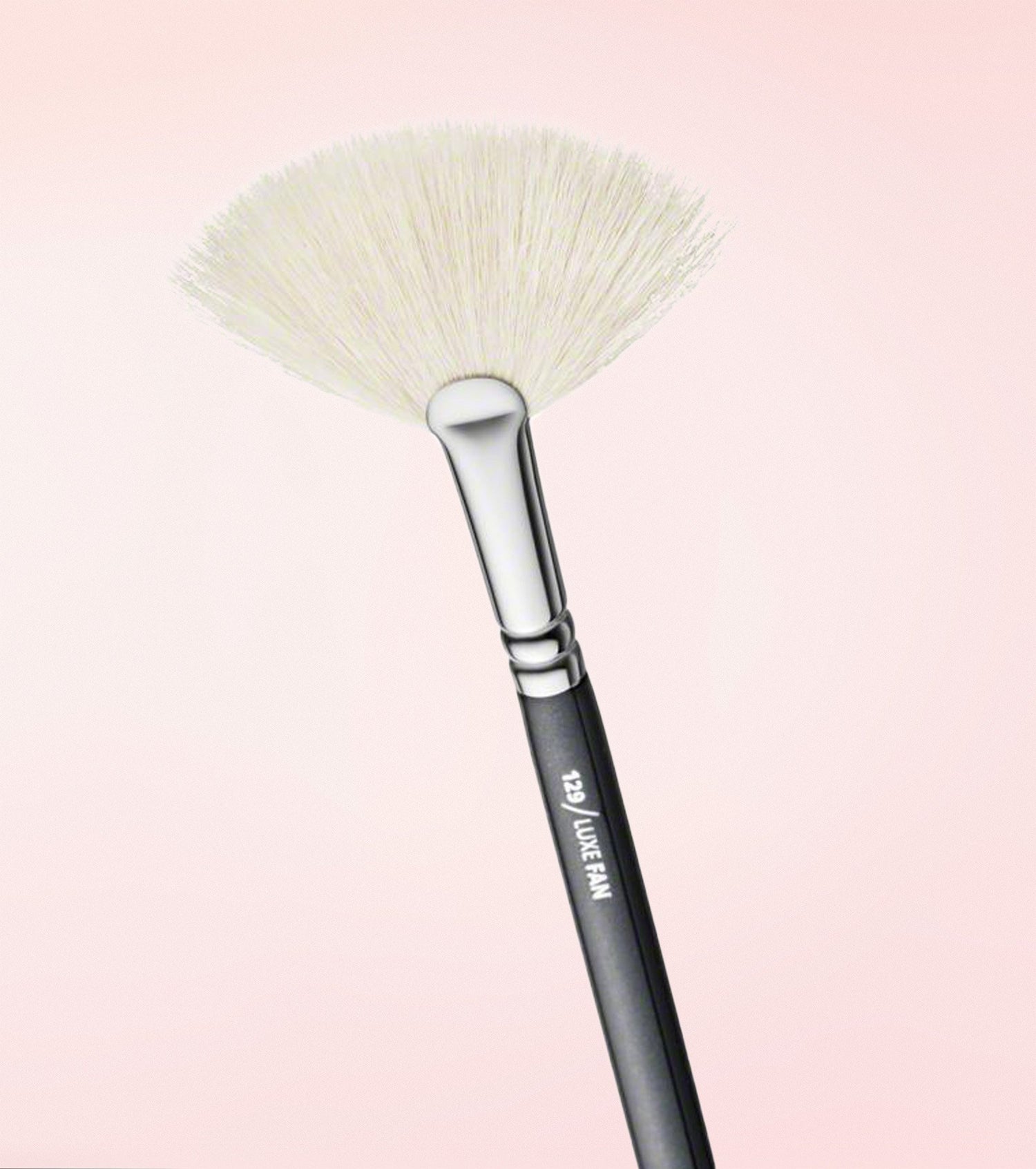 129 LUXE FAN BRUSH Main Image featured
