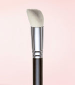 130 LUXE CONTOUR DEFINER BRUSH Preview Image 2