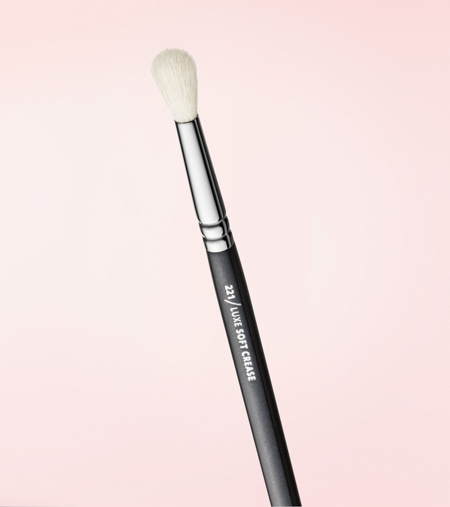 221 Luxe Soft Crease Brush Main Image featured