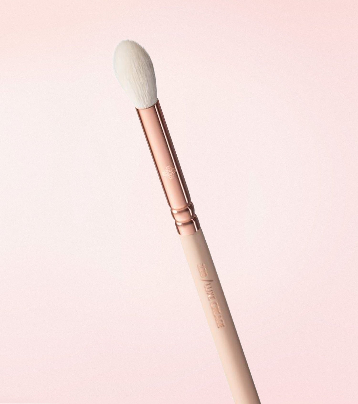 228 LUXE CREASE BRUSH (ROSE GOLDEN VOL. 2) Main Image featured