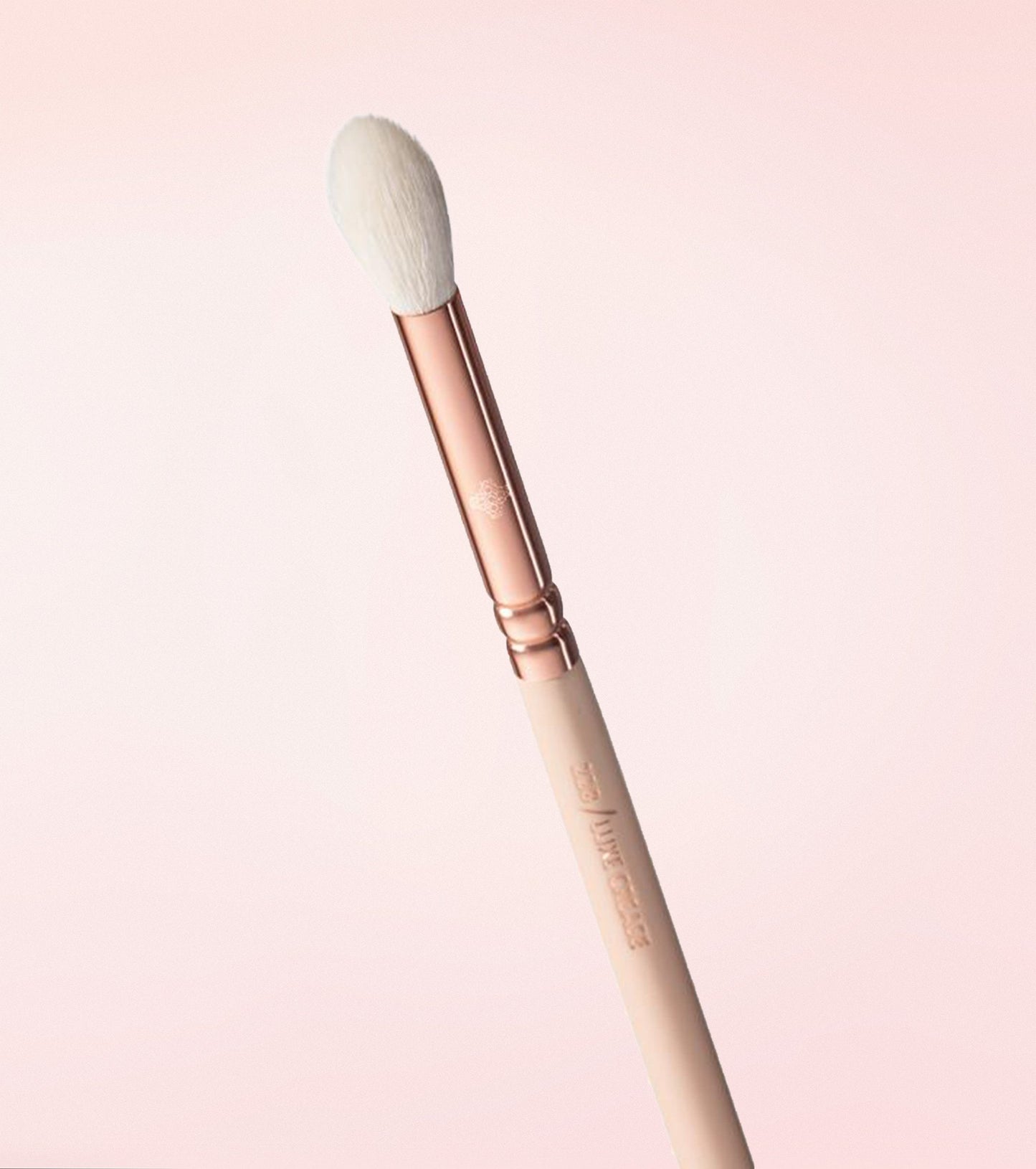 228 LUXE CREASE BRUSH (ROSE GOLDEN VOL. 2) Expanded Image 3