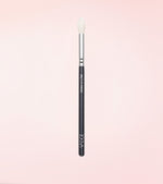 228 Luxe Crease Brush Preview Image 1