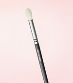 228 Luxe Crease Brush Preview Image 2
