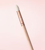 231 LUXE PETIT CREASE BRUSH (ROSE GOLDEN VOL. 2) Preview Image 3