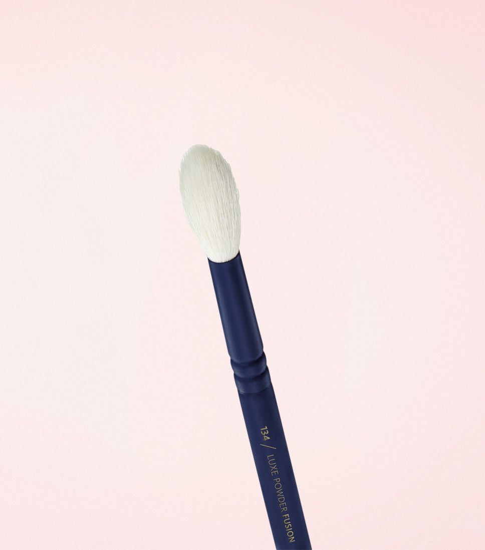 134 LUXE POWDER FUSION BRUSH (PREMIERE EDITION) Main Image featured