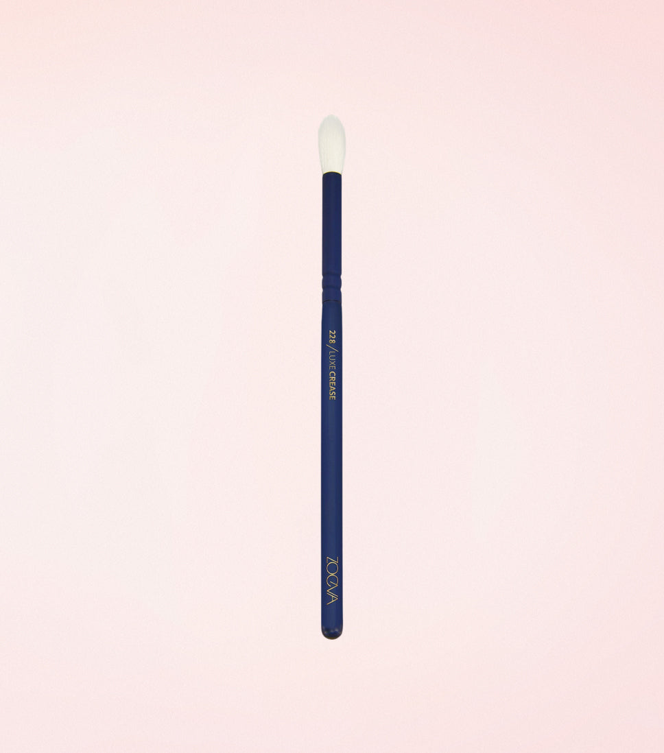 228 LUXE CREASE BRUSH (PREMIERE EDITION) Expanded Image 1